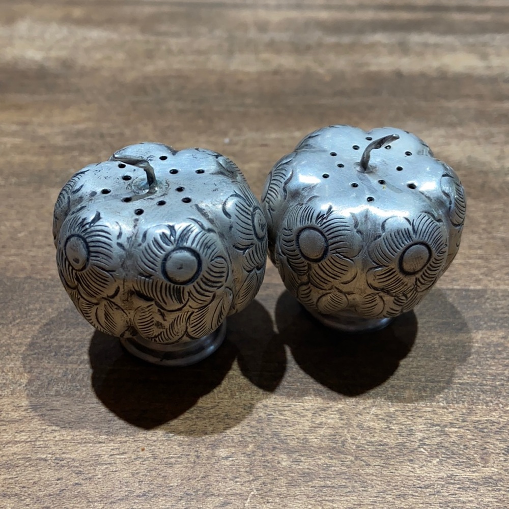 Silver salt and pepper shaker